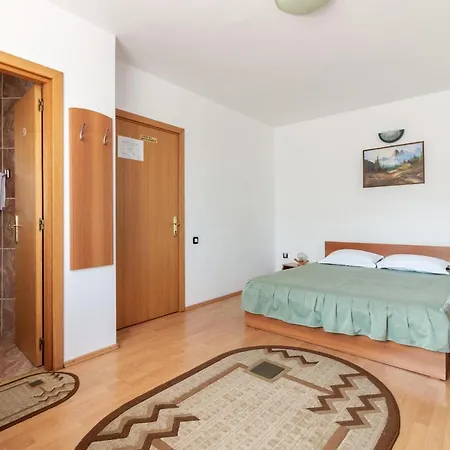 Casa Din Noua Guest house